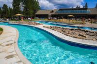 Cozy Dog-Friendly Home with Private Hot Tub Four SHARC Passes Close to Village - Chambres d'hôtes Sunriver