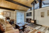 Remodeled home with hot tub SHARC passes & close to Sunriver Village - dogs OK - Ferienwohnung Sunriver