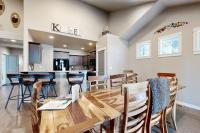 Charming Home with a Private Hot Tub SHARC Passes Fast WiFi and Central AC - B&B Sunriver