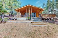 Charming riverfront bungalow dog-friendly firepit dock & W&D - Bed and Breakfast Sunriver