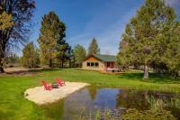 Mountain View Home with On-site Golf and Private Hot Tub - Near Skiing and Bend - Bed and Breakfast Sisters