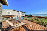 3-story dog-friendly beachfront home with wood stove gas grill deck & views - Chambres d'hôtes Manzanita