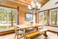 Dog-friendly home with private hot tub pool access & central AC - SHARC passes - B&B Sunriver