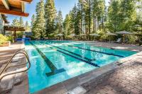 2-story condo with gas fireplace pools hot tubs gym & tennis - Chambres d'hôtes Truckee