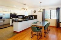 Fun Family Retreat with Private Hot Tub High-Speed WiFi Large Deck & More - Ferienwohnung Truckee