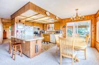 Dog-Friendly Home with Ocean Views Easy Beach and Bay Access and Free WiFi - B&B Waldport