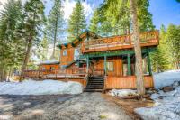 Dog-friendly cabin with private hot tub fireplace near skiing & the beach - Chambres d'hôtes Carnelian Bay