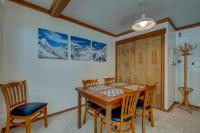 Condo close to ski hill with fireplace balcony W&D hot tub & pool - B&B Tahoe City
