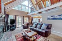 Remodeled Montgomery Estates Retreat - Minutes to Heavenly & Beach - Chambres d'hôtes South Lake Tahoe
