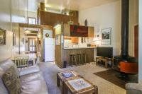 Ski-in-ski-out condo with pool hot tub sauna & breathtaking views - dog-friendly - B&B Kingswood Estates