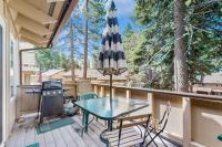 Updated mountain condo with pool access & wood fireplace - near skiing - B&B Incline Village