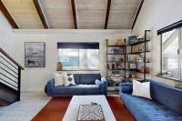 Family-friendly cabin with fireplace bikes loft games & skiing nearby - B&B South Lake Tahoe