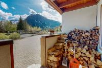 Cozy Condo with Wood Fireplace Mountain Views- Walk to Lifts - Bed and Breakfast Olympic Valley