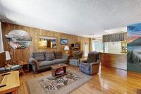 Dog-Friendly Tahoe City House Near Hiking and Skiing - Walk to Lake - Chambres d'hôtes Tahoe City