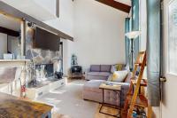 Cozy and Convenient Condo with Fireplace Deck W&D Close to Town Lake Trails - Chambres d'hôtes Tahoe City