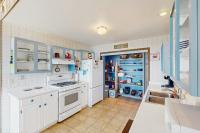 Oceanfront cottage with private hot tub & W&D- central locale near beach access - Ferienwohnung Brookings