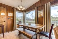 Spacious House with Entertainment Options & Very Close Beach Access - Chambres d'hôtes Seaside