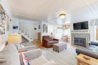 Updated house with patio great location near beach dog-friendly - Ferienwohnung Seaside