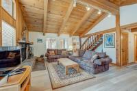 Remodeled home with private hot tub pool access & free ski shuttle - Ferienwohnung Kingswood Estates
