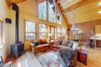 North Tahoe Chalet with Private Garage - Walk to Donner Lake - B&B Truckee