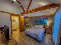 Mountain lakeview hotel family-friendly with golf skiing WiFi & Netflix - Bed and Breakfast Kings Beach