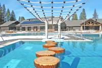 Stunning Retreat with Huge Hot Tub & Deck - 10 SHARC Passes 2 Master Suites - B&B Sunriver