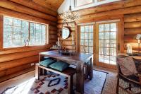 Dog-Friendly Classic Log Cabin with Game Room Deck & Views - B&B Truckee