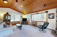 Woodland Retreat with Private Multi-Level Deck & Backyard Creek - B&B Truckee