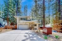 Updated Retreat with Game Room Pool Table & Foosball - B&B South Lake Tahoe