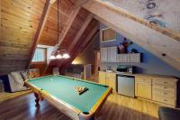 Inviting home with pool table - near Heavenly & beaches - Bed and Breakfast South Lake Tahoe