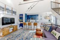 Beautiful condo with modern appliances two decks and shared pool - Ferienwohnung Kings Beach