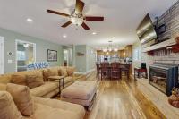 Family and Pet Friendly Home with Hot Tub Studio Short Walk to Lake - B&B South Lake Tahoe