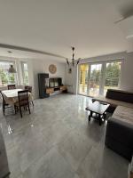 Komfortowy dom,Targi Kielce ,Góry, zalew - B&B Cedzyna