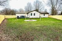 4BR Modern Ranch | Sleeps 8 | Fenced Yard - B&B Noblesville