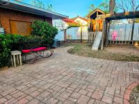 Grand Heritage Home: Steps from Lake Carlsbad - Bed and Breakfast Carlsbad