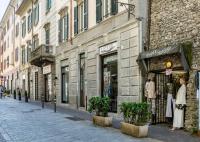 Lake Como - Old Town Terrace Apartment - 3 min from Lake and Station - B&B Lecco