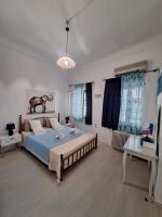 Syros Stone Yard House - Bed and Breakfast Ermoúpolis
