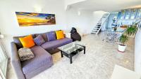 Dúplex con vistas al mar,cerca de playa y puerto - B&B Estepona