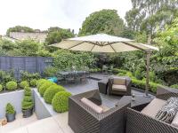 Large Stylish Home in Holland Park - Chambres d’hôtes Londres