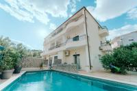 Sunny Place Apartment With Pool - B&B Krvavica
