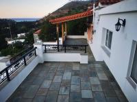 Andros Traditional Home with Sea View Terrace - Bed and Breakfast Vrachnoú