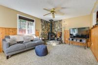 Cozy Ashford Home - 5 Mi to Rainier Natl Park! - Chambres d’hôtes Ashford