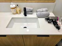 2 bedroom heart of Central Surrey - Ferienwohnung Surrey