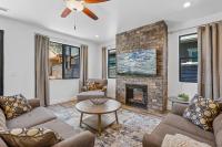 Sky Mountain Spacious Family Retreat Fireplaces Fenced Yard Pet-Friendly Central AC - B&B Flagstaff