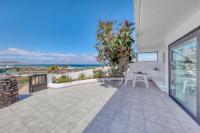 Bungalow Famara - Canary Soul - Ocean views - Beach 2 min By Lanzarote Vacation Homes - Chambres d'hôtes Famara