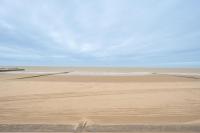 Stylish coastal apartment for 6 - B&B Blankenberge