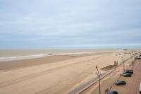 Stylish coastal apartment for 6 - B&B Blankenberge