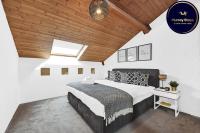 Large Industrial Style 2 Bedroom Apartment Short Term Rental & Flexible Renting Canary Wharf With Free WiFi - Chambres d'hôtes Londres