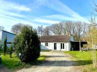 Gîte rénové, campagne au calme à 2,4km de la mer, kids friendly - B&B Jullouville