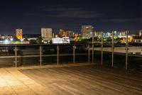 Modern Two Bedroom Apartment for Five with On-site Parking in Salford - Chambres d’hôtes Manchester